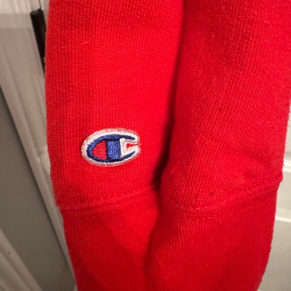 Champion Red Crew Neck Sweater Vibrant Style - Picture 3 of 5